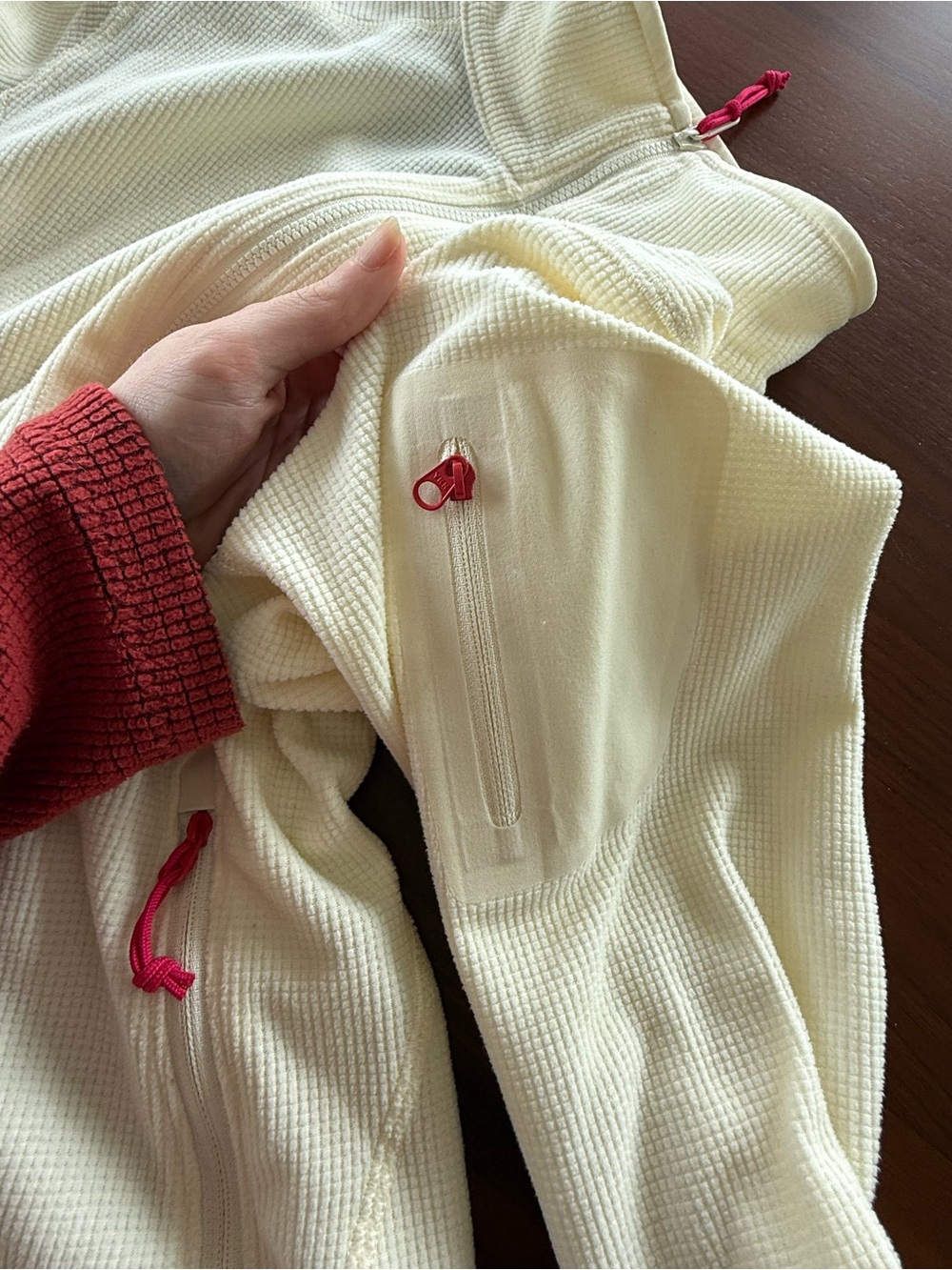 Arc'teryx Delta LT Cream Full-Zip Fleece Jacket with Pink Accents - Picture 2 of 6